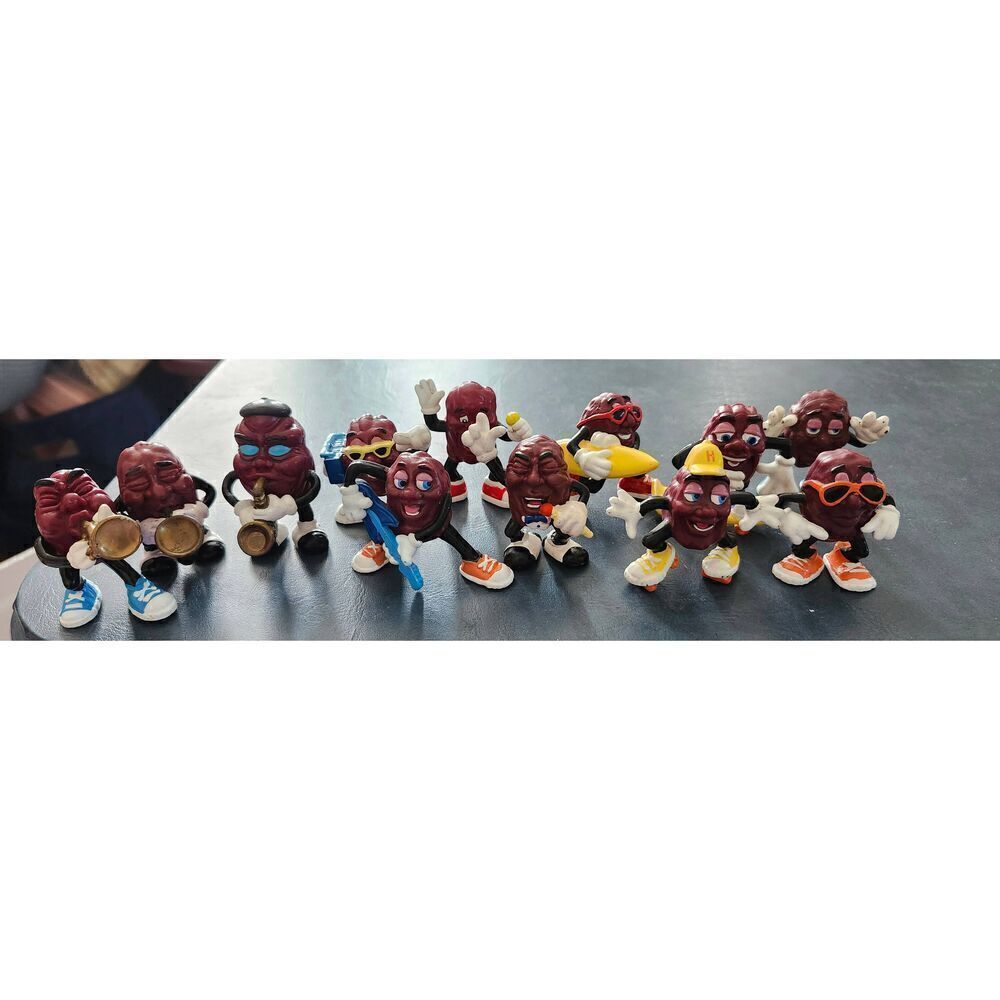 Vintage California Raisins 1986 threw 2001 figures lot of 12 Collection Hardees